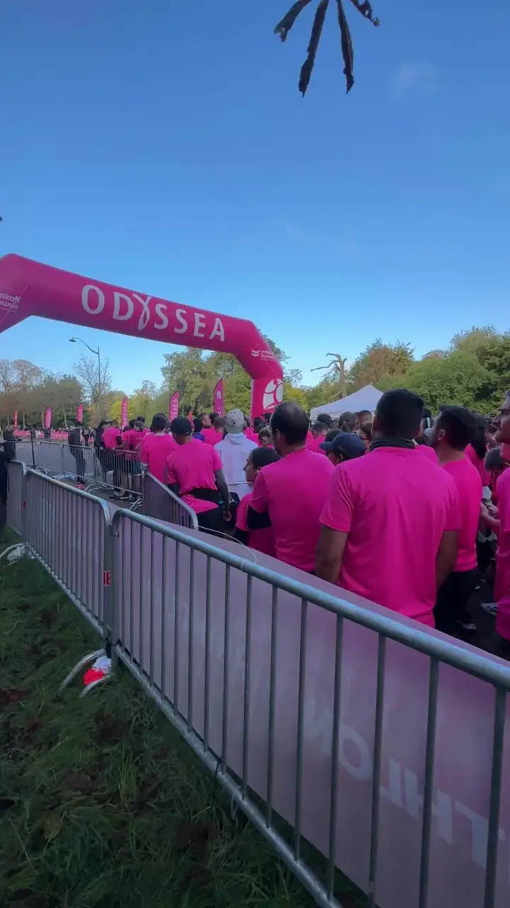 Arche de départ de la course solidaire Odysséa Paris 2025