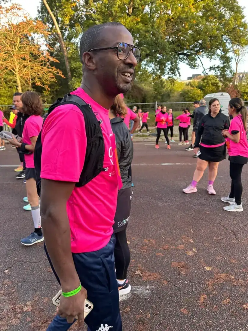 Ruban rose, symbole de la lutte contre le cancer du sein, lors d'Octobre Rose